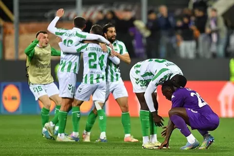 دوري المؤتمر الأوروبي.. ريال بيتيس يُقصي فيورنتينا ويضرب موعدا مع تشيلسي في النهائي